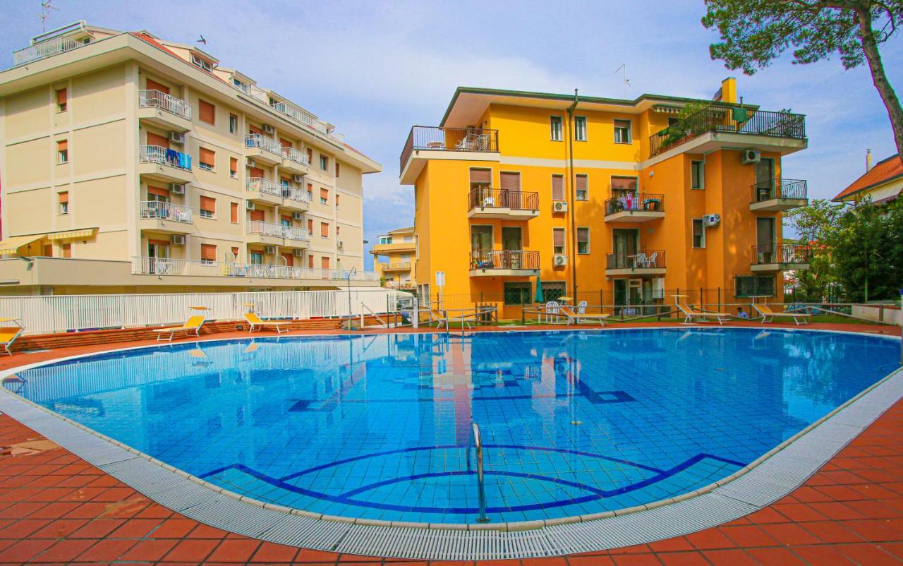 Residences La Rustica & Elite Ераклеа Екстер'єр фото