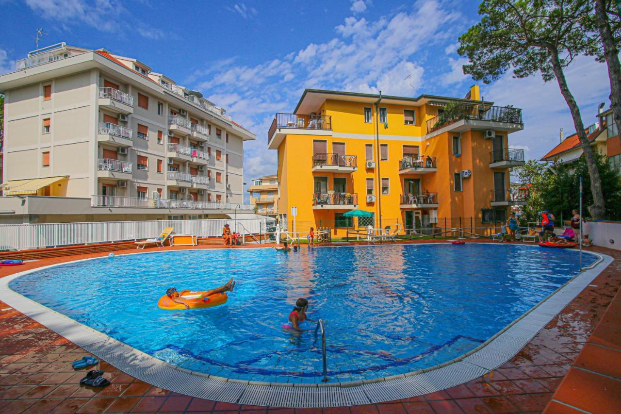 Residences La Rustica & Elite Ераклеа Екстер'єр фото